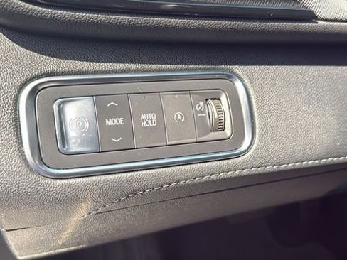 Used 2025 Buick Enclave Preferred FWD image 13