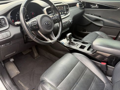 Used 2016 Kia Sorento SX image 4