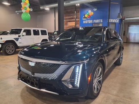 Used 2024 Cadillac Lyriq Luxury image 3