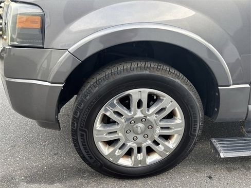 Used 2013 Ford Expedition EL Limited image 19