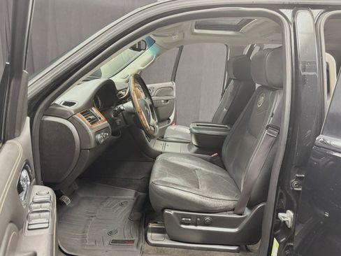 Used 2014 Cadillac Escalade ESV Platinum AWD/4WD image 27