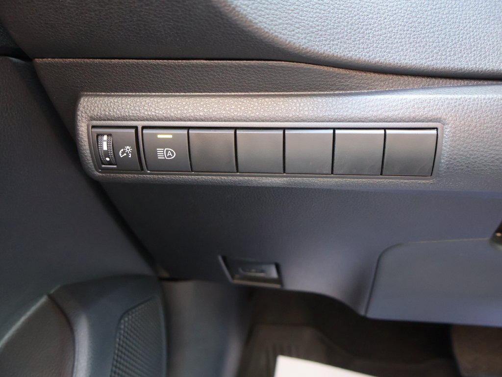 Used 2025 Toyota Corolla LE FWD image 29