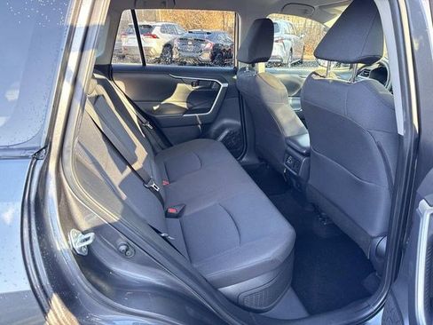Used 2019 Toyota RAV4 LE image 11