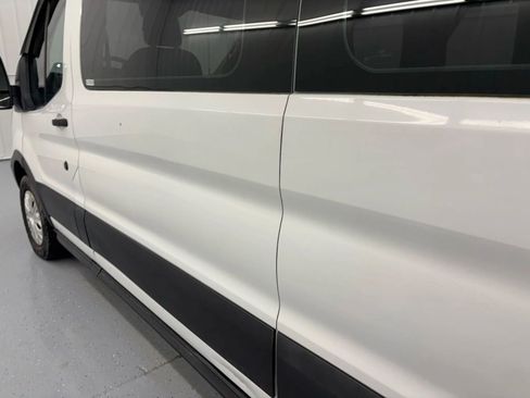 Used 2015 Ford Transit 350 XLT image 19