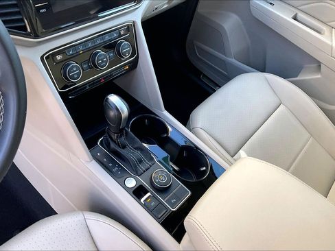 Certified 2023 Volkswagen Atlas SE image 17