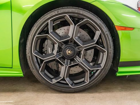 Used 2024 Lamborghini Huracan Tecnica RWD image 9