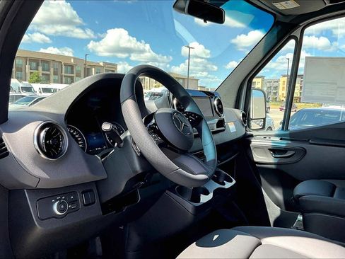 New 2025 Mercedes-Benz Sprinter 2500 image 8