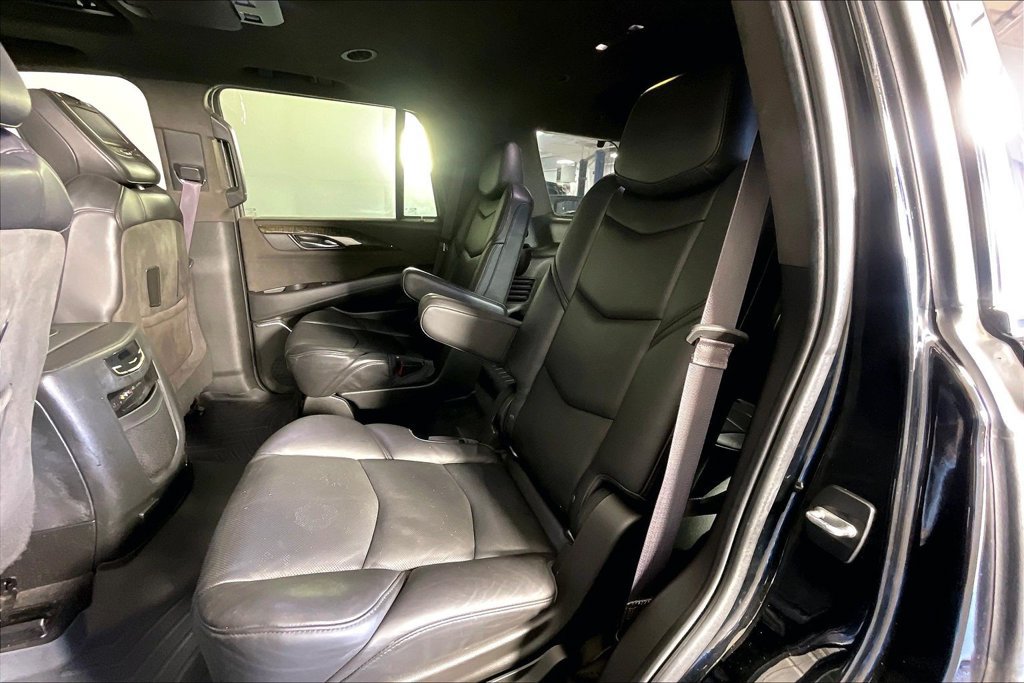 Used 2016 Cadillac Escalade Platinum AWD/4WD image 34