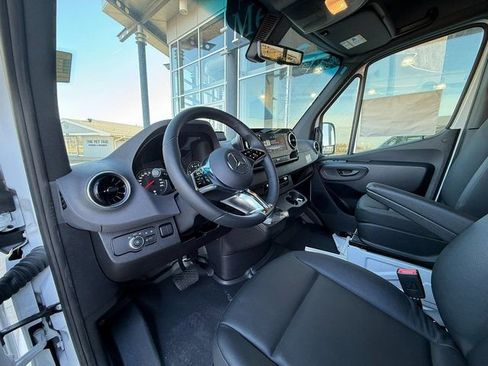 New 2025 Mercedes-Benz Sprinter 2500 image 12