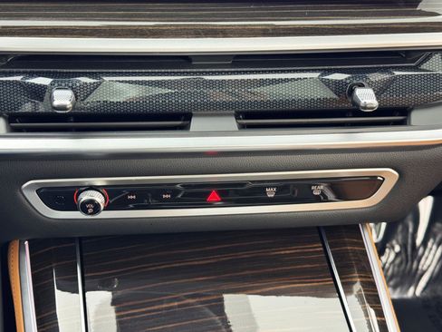 Used 2024 BMW X5 sDrive40i w/ M Sport Package image 33