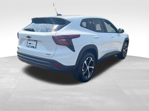 New 2026 Chevrolet Trax RS w/ Driver Confidence Package FWD image 5