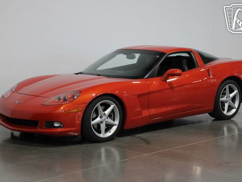 Used 2011 Chevrolet Corvette Coupe w/ 1LT image 27