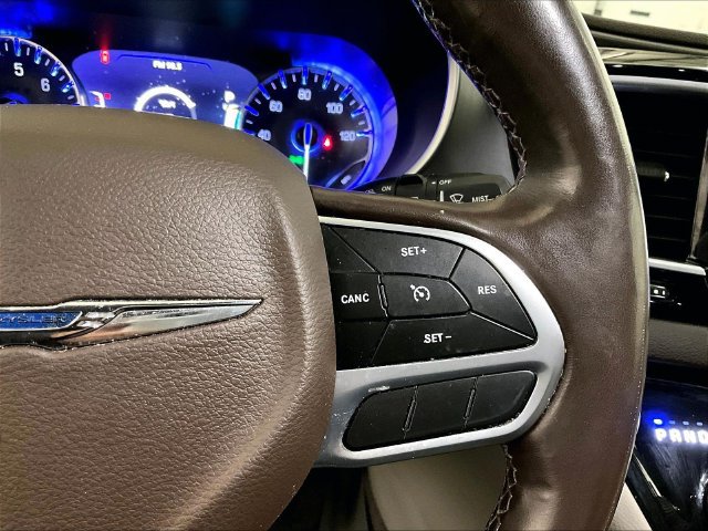 Used 2019 Chrysler Pacifica Touring-L Plus w/ Tire & Wheel Group FWD image 19