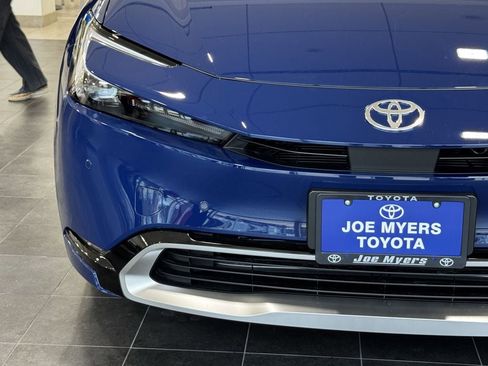 New 2026 Toyota Prius Plug-In Hybrid FWD image 12