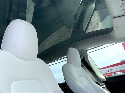 Used 2023 Tesla Model Y Long Range AWD/4WD image 30