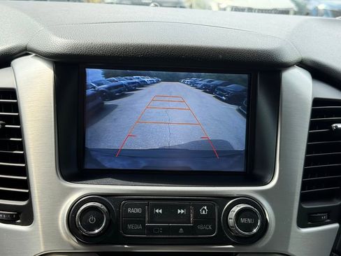 Used 2017 GMC Yukon XL SLT w/ Premium Edition AWD/4WD image 32