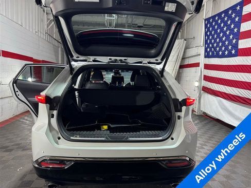 Used 2024 Toyota Venza Nightshade image 12