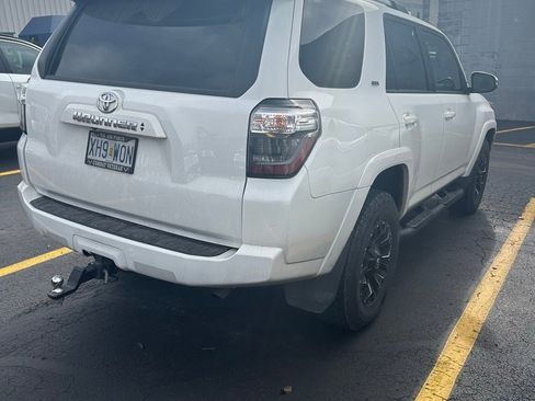 Used 2022 Toyota 4Runner SR5 Premium image 5