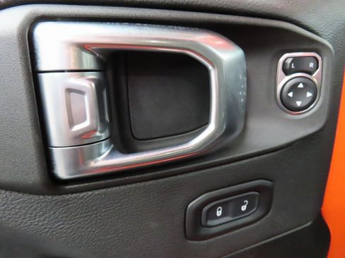 Used 2023 Jeep Wrangler Unlimited Sahara image 56