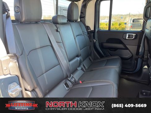 New 2026 Jeep Gladiator Sport AWD/4WD image 23