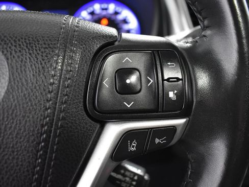 Used 2019 Toyota Highlander SE w/ Nightshade Edition AWD/4WD image 31