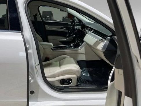 Used 2022 Jaguar XF R-Dynamic SE image 12