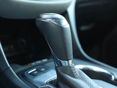 Used 2019 Chevrolet Equinox Premier image 33