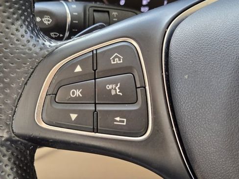 Used 2018 Mercedes-Benz GLC 300 4MATIC image 28