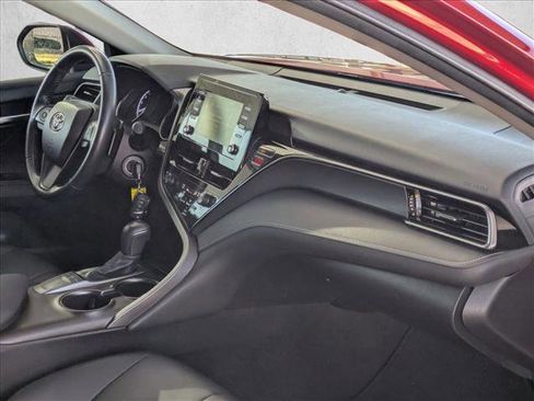 Used 2022 Toyota Camry SE image 21
