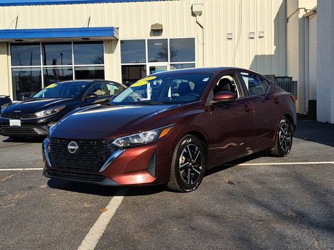 Used 2024 Nissan Sentra SV image 3