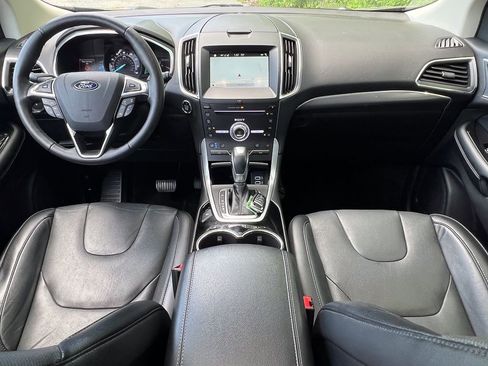 Used 2018 Ford Edge Titanium w/ Equipment Group 301A AWD/4WD image 34