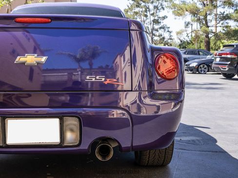 Used 2004 Chevrolet SSR w/ Preferred Equipment Group RWD image 67