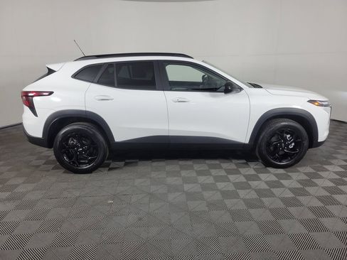 New 2026 Chevrolet Trax LT w/ Midnight Edition image 3