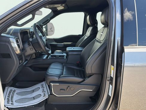 Certified 2025 Ford F250 Platinum AWD/4WD image 11