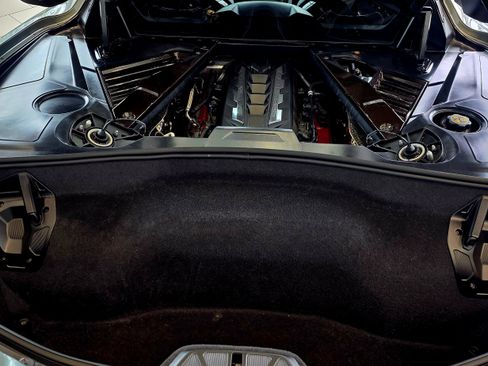 Used 2022 Chevrolet Corvette Stingray Preferred Cpe w/ Z51 Performance Package RWD image 13