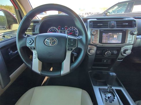 Used 2019 Toyota 4Runner SR5 Premium image 16