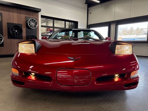 Used 2004 Chevrolet Corvette Convertible w/ Preferred Equipment Group image 28