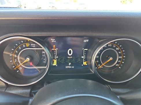 Used 2023 Jeep Gladiator Overland AWD/4WD image 14