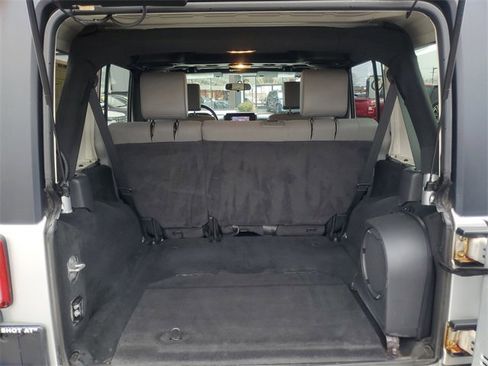 Used 2009 Jeep Wrangler Unlimited Sahara w/ Dual Top Group image 10