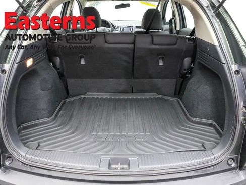 Used 2018 Honda HR-V LX image 9