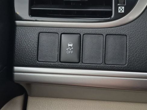 Used 2012 Toyota Camry LE FWD image 30