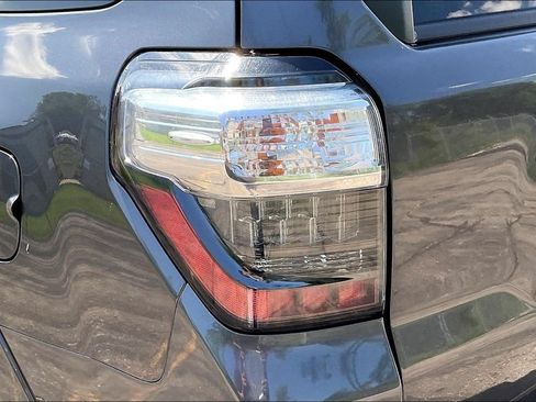 Used 2015 Toyota 4Runner SR5 AWD/4WD image 26