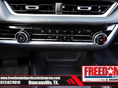 Used 2025 Chevrolet Equinox LT FWD image 23