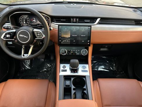 Used 2025 Jaguar F-PACE R-Dynamic S image 14