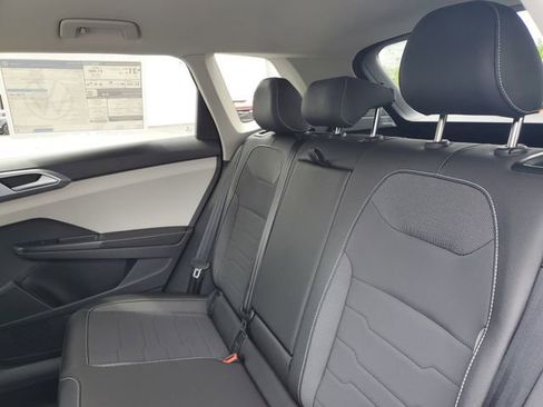New 2025 Volkswagen Taos SE image 26