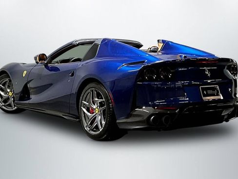 Used 2022 Ferrari 812 GTS RWD image 5