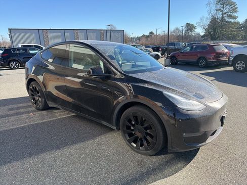 Used 2021 Tesla Model Y Long Range image 8