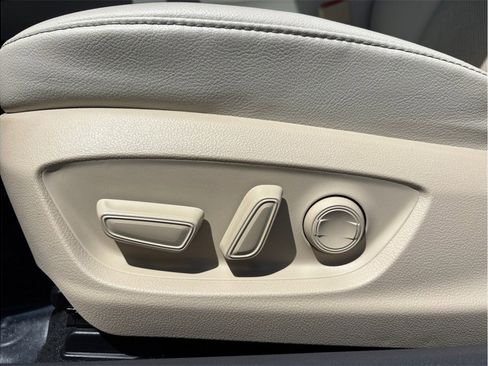 Used 2023 Toyota Camry XLE FWD image 18