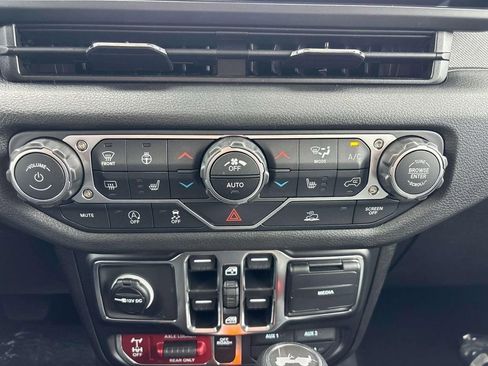 New 2026 Jeep Wrangler Unlimited Sport image 10