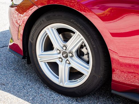 Used 2026 Ford Mustang Coupe RWD image 5